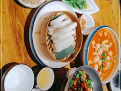 -老滇山寨•云南特色菜•地方菜•民族风情歌舞表演(金碧店)