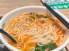 -蒙自源米线大王(东站店)