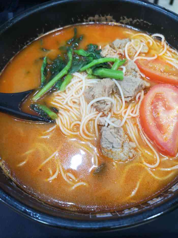 还点了炸猪排,番茄牛肉面,是孩子的最爱(°з°)-.