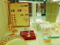 -LADY FAFA(巨鹿路陕西南路路口店)