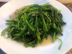-J Daeng Seafood