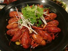 -虾弄弄海派小龙虾·牛羊蝎子火锅