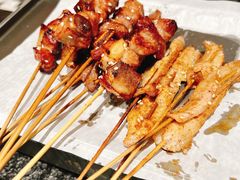 -何妹湿辣牛肉·粤式烧烤砂煲(桂雅路店)