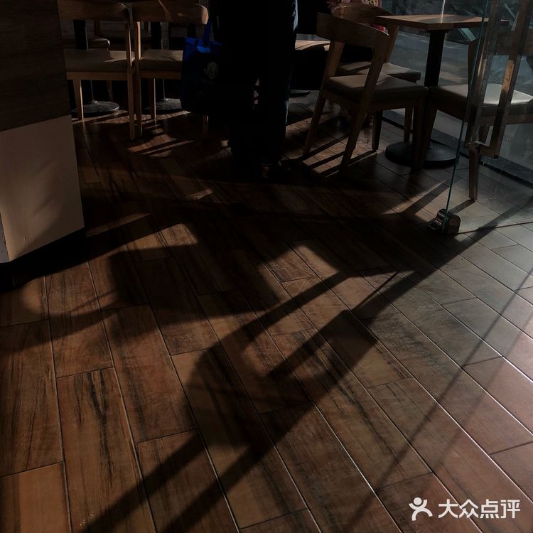 沐浴着阳光，吃了甜品，让节奏放慢