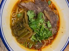 牛腱子泡椒酸辣粉-村外有星光小食铺(解放碑1089店)