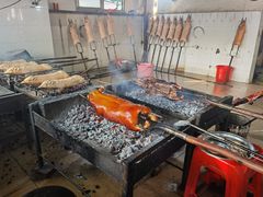 -黄记四更烤乳猪店