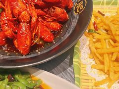 -肥肥虾庄·金牌油焖大虾(杨园滨江时代walk店)