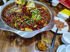 -乡土特色.冷锅鱼.牦牛肉汤锅