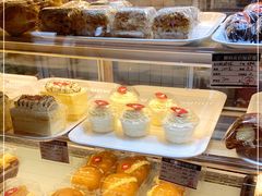 -白玉兰食品甜凤店(合生汇店)