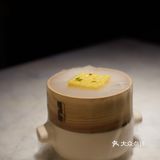 咸蛋黄融入奶油 整块的味道是很均匀平衡的