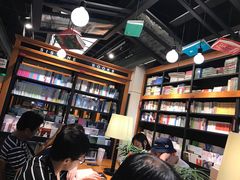 -西西弗书店&矢量咖啡(凯德晶萃广场店)