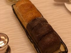 餐前面包-迪拜帆船酒店海底餐厅