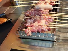 -哈尔滨小酒馆·鲜肉现穿自助烧烤(康新花园店)