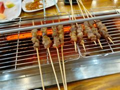 -哈尔滨小酒馆·鲜肉现穿自助烧烤(康新花园店)