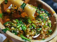 -灌县老妈砂锅串串香(万科红生活广场店)