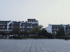 -巴陵广场