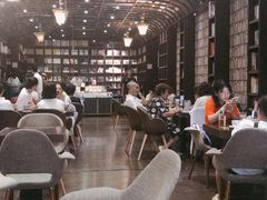 -钟书阁(松江泰晤士小镇店)