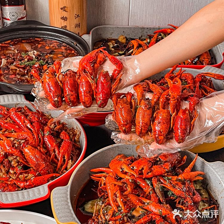 哎呦喂‼️又到了炫小龙虾的季节啦🦞