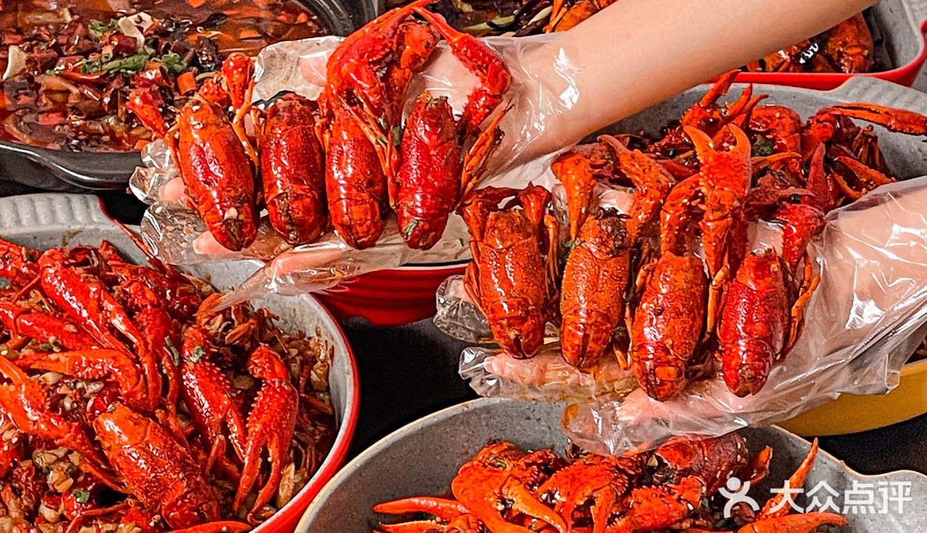 哎呦喂‼️又到了炫小龙虾的季节啦🦞