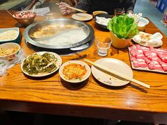 -东巴婆婆云南鱼豆花火锅(大东门店)