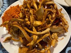 炸菌子-勺子米线·云南传统小吃市集(四方街店)