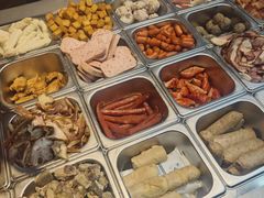 -愉肴麻辣香锅(中山路店)