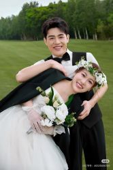 -喜爱高定婚纱摄影