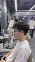 -藤野造型烫发染发