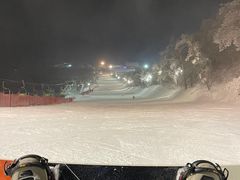 -庙香山滑雪场