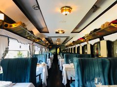 靠窗位-火车头法国西餐厅