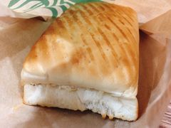 鸡蛋培根帕尼尼-星巴克(西安机场1店T3到达店)