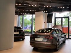 -TESLA 特斯拉(上海太古汇体验店)