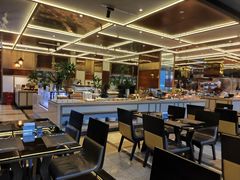 -大中华希尔顿酒店-念自助餐·嗨啤·小龙虾