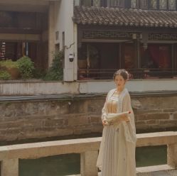 -一揽芳华汉服旗袍体验馆(拙政园店)