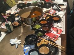 -左庭右院鲜牛肉火锅(金山万达店)