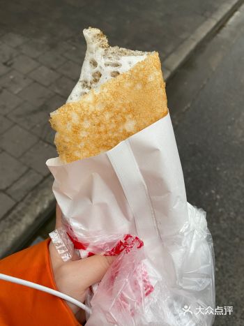 武汉米粑、牛记脆皮五花肉、天津童子鸡、老沈熏鱼、藕饼