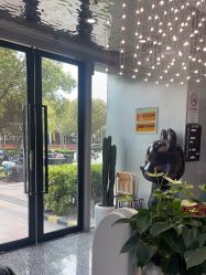 -Tloml salon