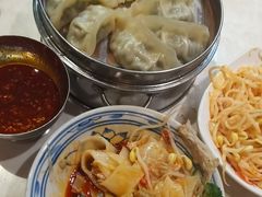 老张蒸饺-子午路张记肉夹馍(小寨西路店)