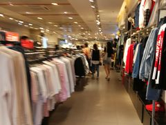 -三福时尚(三峡广场华夏银座店)