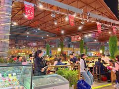 -三亚火车头万人海鲜广场