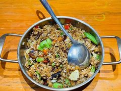 -老滇山寨•云南特色菜•地方菜•民族风情歌舞表演(金碧店)