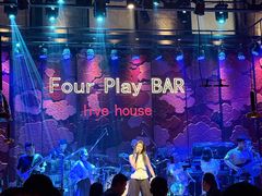 -FOUR PLAY BAR