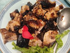-海派美食·家宴海鲜青岛菜·石锅鲽鱼头(东方城店)