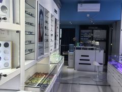 -提一眼镜·蔡司·依视路(小寨店)