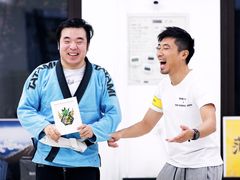 -菠萝格斗巴西柔术训练馆