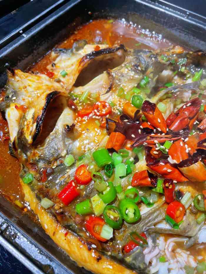 一城一味巫山烤全鱼(东胜店)-"找了一个价格合适的烤鱼来吃,三个人,两