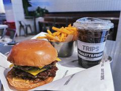 -TRIPS BURGER(大钟寺店)