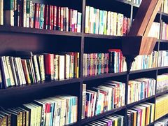 -钟书阁(松江泰晤士小镇店)