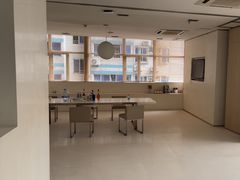 -卡罗酒店(东门晒布地铁站店)