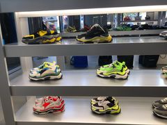 -BALENCIAGA(比斯特苏州购物村店)